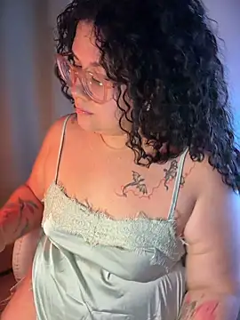 Snapshot of VanesssaMilf_ chatting on 06/30/26, 12:21 VanesssaMilf online show from 06/30/26, 12:21