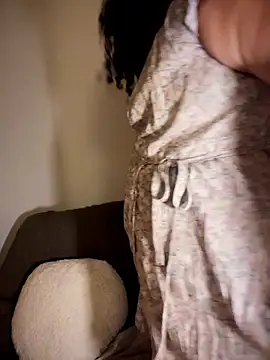 Snapshot of VanesssaMilf_ chatting on 02/18/26, 04:32 VanesssaMilf online show from 02/18/26, 04:32