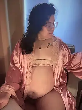 Snapshot of VanesssaMilf_ chatting on 12/19/25, 03:58 VanesssaMilf online show from 12/19/25, 03:58