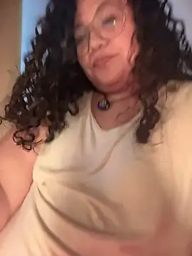 Snapshot of VanesssaMilf_ chatting on 01/11/26, 02:02 VanesssaMilf online show from 01/11/26, 02:02