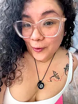 Snapshot of VanesssaMilf_ chatting on 02/11/26, 02:50 VanesssaMilf online show from 02/11/26, 02:50