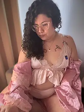 VanesssaMilf  online show from 12/17/25, 03:28