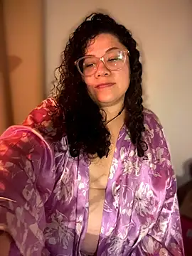 Snapshot of VanesssaMilf_ chatting on 02/26/26, 03:28 VanesssaMilf online show from 02/26/26, 03:28