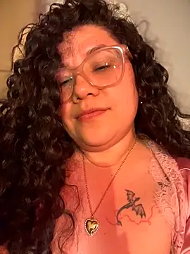 Snapshot of VanesssaMilf_ chatting on 02/06/26, 03:35 VanesssaMilf online show from 02/06/26, 03:35