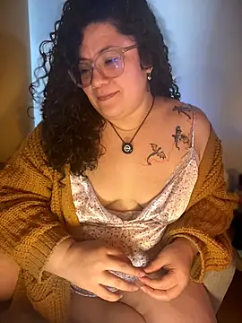 Snapshot of VanesssaMilf_ chatting on 02/02/26, 02:05 VanesssaMilf online show from 02/02/26, 02:05