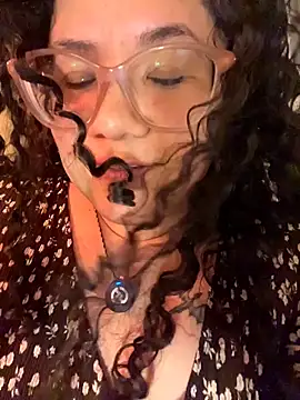 Snapshot of VanesssaMilf_ chatting on 02/25/26, 03:40 VanesssaMilf online show from 02/25/26, 03:40