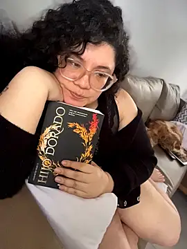 Snapshot of VanesssaMilf_ chatting on 02/17/26, 12:35 VanesssaMilf online show from 02/17/26, 12:35