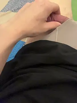 Snapshot of Anhh_Ann chatting on 12/20/25, 01:47 Anhh Ann online show from 12/20/25, 01:47