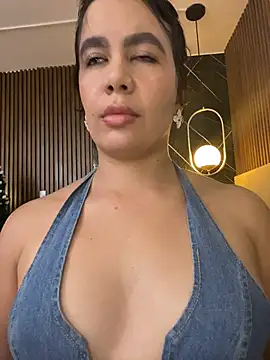 Snapshot of ValentinaEliot chatting on 01/08/26, 01:33 ValentinaEliot online show from 01/08/26, 01:33