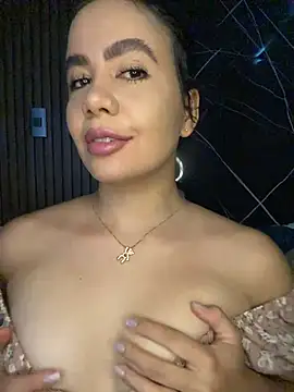 Snapshot of ValentinaEliot chatting on 02/07/26, 03:31 ValentinaEliot online show from 02/07/26, 03:31