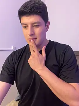 Goldenknight33 online show from 02/11/26, 04:07