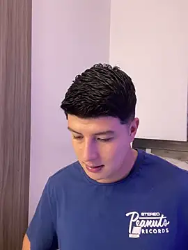 Goldenknight33 online show from 04/15/26, 01:04