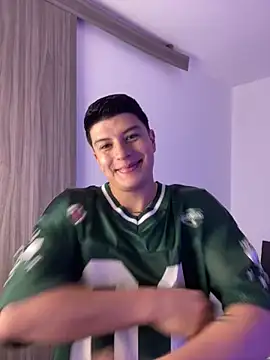 Goldenknight33 online show from 12/21/25, 03:57