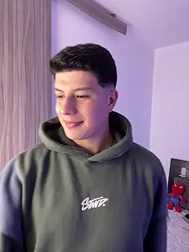 Snapshot of Goldenknight33 chatting on 12/16/25, 02:43 Goldenknight33 online show from 12/16/25, 02:43