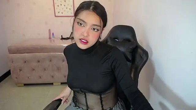 Snapshot of Catlyn_ch chatting on 12/16/25, 10:14 Catlyn ch online show from 12/16/25, 10:14