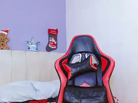 mia collin  online show from 12/17/25, 10:53