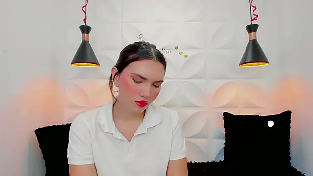 Snapshot of valeriecute18 chatting on 02/17/26, 08:06 valeriecute18 online show from 02/17/26, 08:06