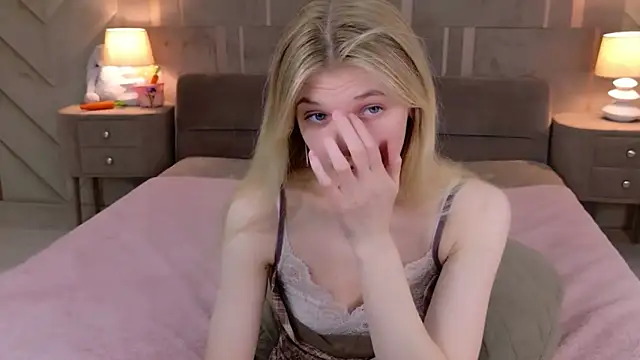 Vivien Hans online show from 04/11/26, 04:09