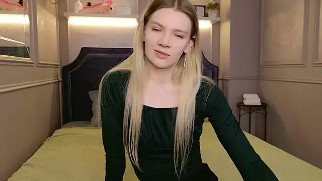 Vivien Hans online show from 03/03/26, 08:38