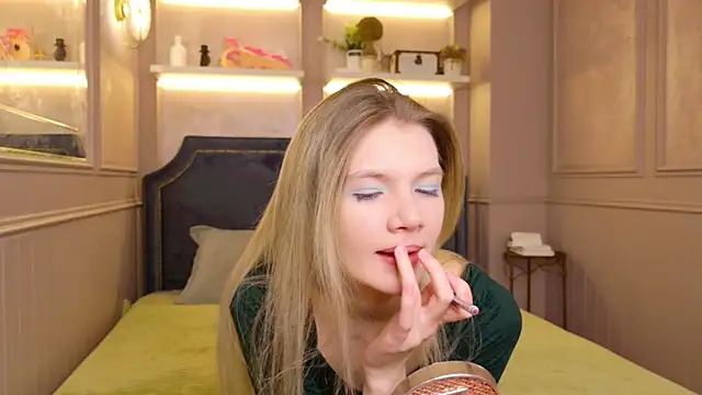 Vivien Hans online show from 02/12/26, 08:52