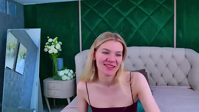 Vivien Hans online show from 04/08/26, 04:14