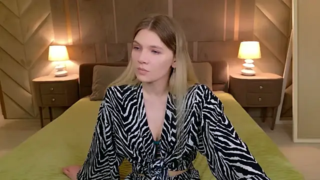 Vivien Hans online show from 03/17/26, 03:37