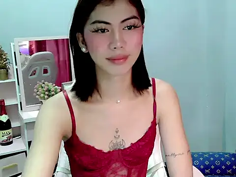 Ur hottestdella online show from 03/19/26, 09:26
