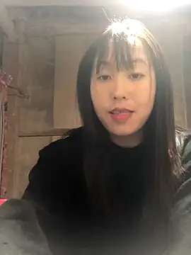 Snapshot of bae-asian chatting on 12/17/25, 05:01 bae-asian online show from 12/17/25, 05:01