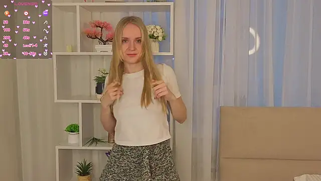 Snapshot of blond_forgivable chatting on 12/19/25, 03:54 blond forgivable online show from 12/19/25, 03:54