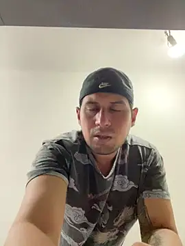 DarkOnebaki- online show from 12/15/25, 05:24