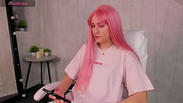 Nedzumi Sato online show from 12/14/25, 09:37