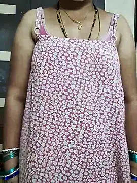 Snapshot of bhavyasri_55 chatting on 12/17/25, 01:49 bhavyasri 55 online show from 12/17/25, 01:49