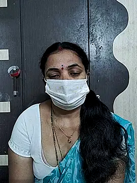 Snapshot of bhavyasri_55 chatting on 12/17/25, 01:32 bhavyasri 55 online show from 12/17/25, 01:32