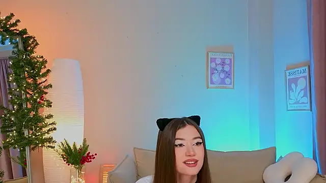 oliviaah  online show from 12/18/25, 02:54
