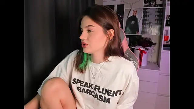 Snapshot of NikkieKitty chatting on 01/14/26, 12:09 NikkieKitty online show from 01/14/26, 12:09