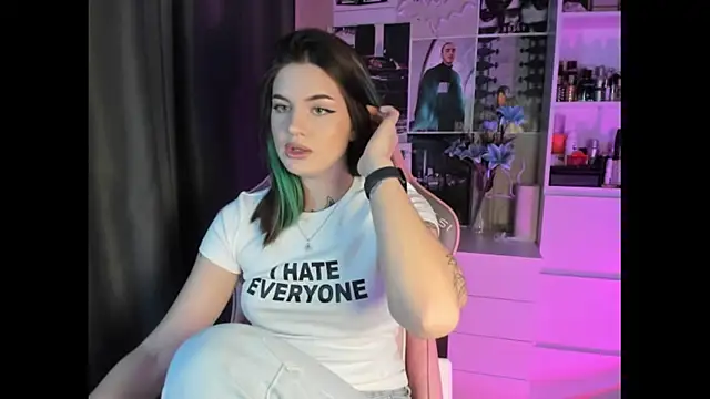 Snapshot of NikkieKitty chatting on 02/06/26, 02:13 NikkieKitty online show from 02/06/26, 02:13