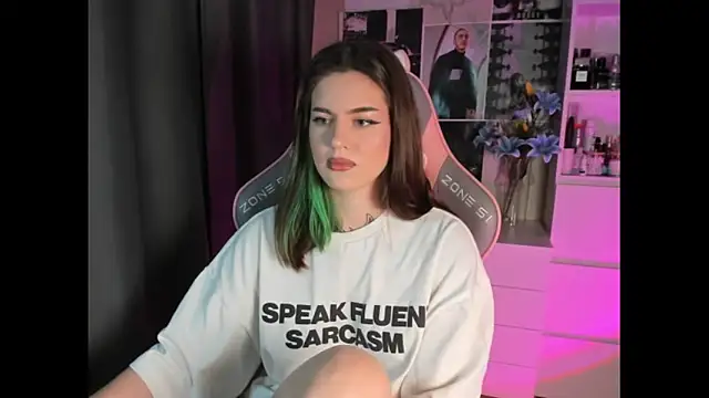 Snapshot of NikkieKitty chatting on 02/19/26, 03:42 NikkieKitty online show from 02/19/26, 03:42