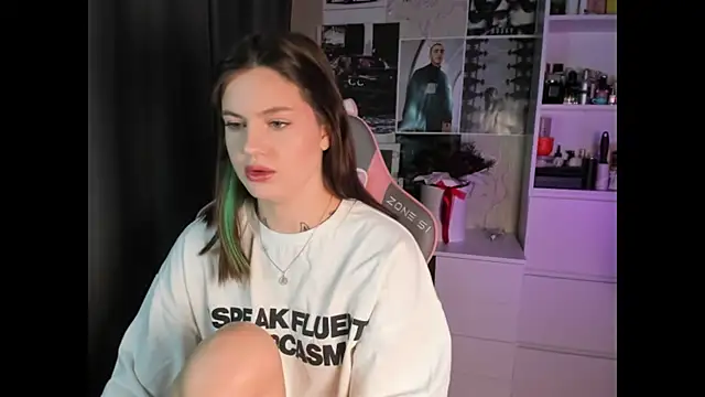 Snapshot of NikkieKitty chatting on 01/17/26, 01:37 NikkieKitty online show from 01/17/26, 01:37