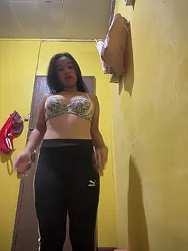 Lovely apple19 online show from 04/15/26, 10:21