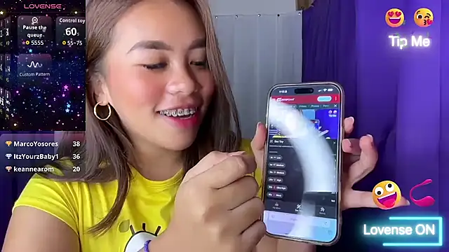Snapshot of Lovely_apple19 chatting on 07/11/26, 05:19 Lovely apple19 online show from 07/11/26, 05:19