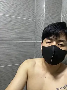 Snapshot of kimze7 chatting on 05/30/26, 04:12 kimze7 online show from 05/30/26, 04:12