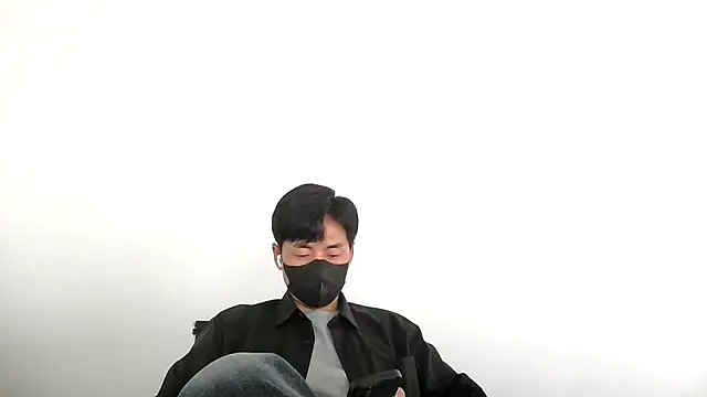 Snapshot of kimze7 chatting on 05/18/26, 04:18 kimze7 online show from 05/18/26, 04:18