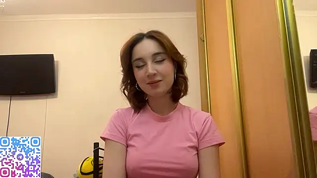 StacieLaudadio online show from 12/15/25, 02:12