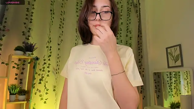 TariLechliter online show from 02/13/26, 03:23