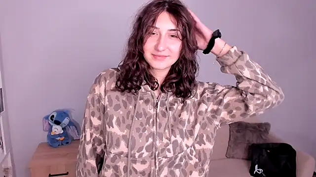 TariLechliter online show from 12/21/25, 03:47