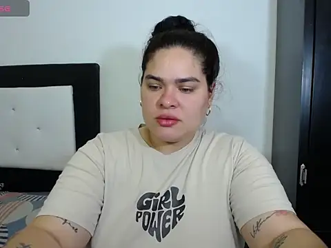 NinaFuentes2X online show from 08/05/26, 02:38