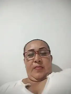 Nini Love  online show from 04/06/26, 05:19