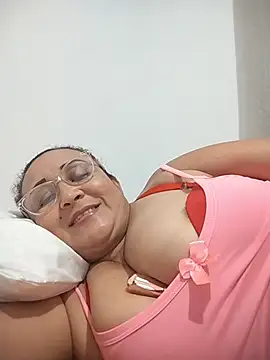 Nini Love  online show from 02/02/26, 05:50