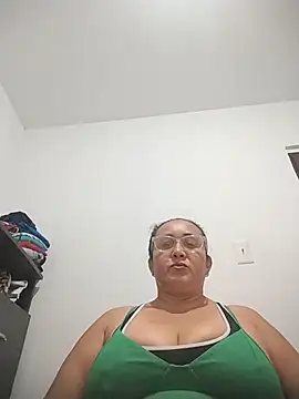 Nini Love  online show from 02/02/26, 09:47