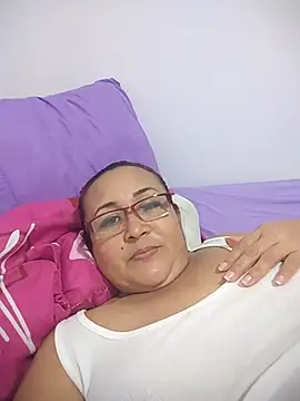 Nini Love  online show from 04/12/26, 07:39